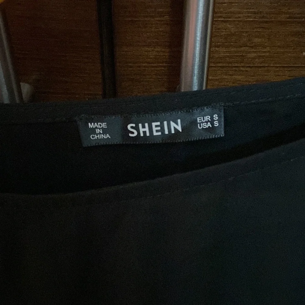 Shein black pearl top - Picture 4 of 5